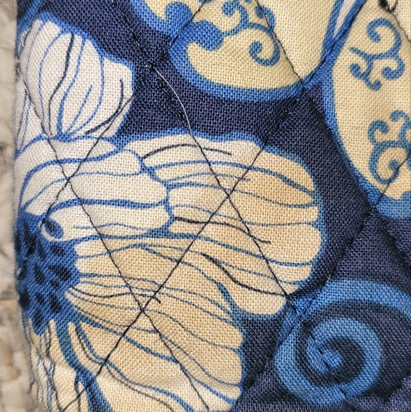 VB Crossbody Bag w/ matching Trifold Wallet - Mod Blue Floral Pattern Retired - Picture 2 of 9